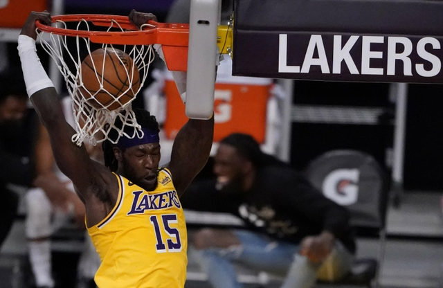 九游官网入口 -里尔训练开放日，赛前队长鼓劲引欢呼，意甲在即，赛程密集仍需轮换 