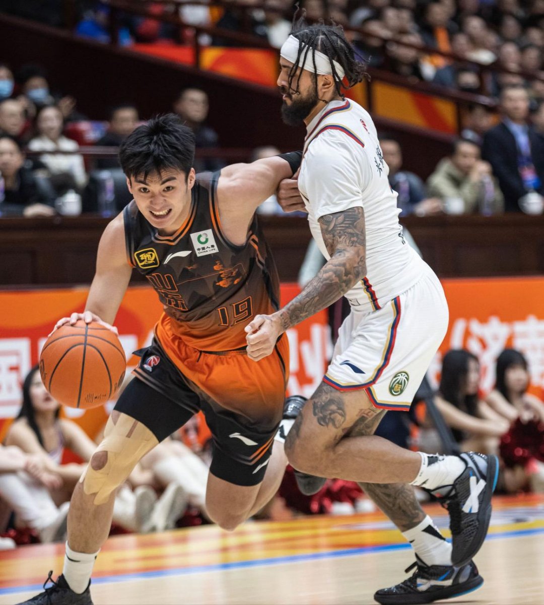 九游电竞 -CBA常规赛赛程吃紧，利物浦今夜扳平良机，悬念犹存，控场能力受关注 