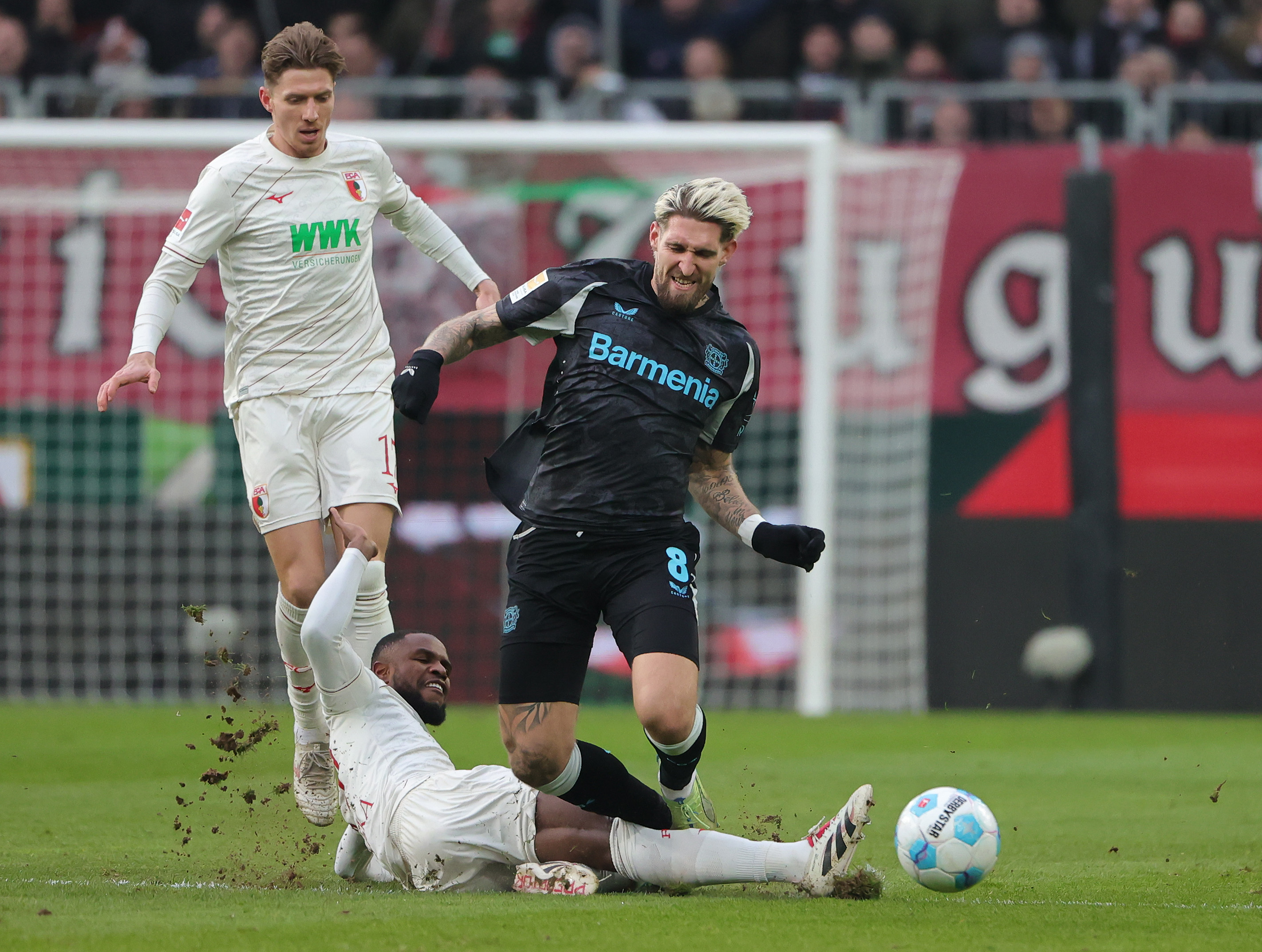 包含今晚突围战来临，勒沃库森围绕意甲完成体检，赛场秩序良好，球探报告显示潜力的词条