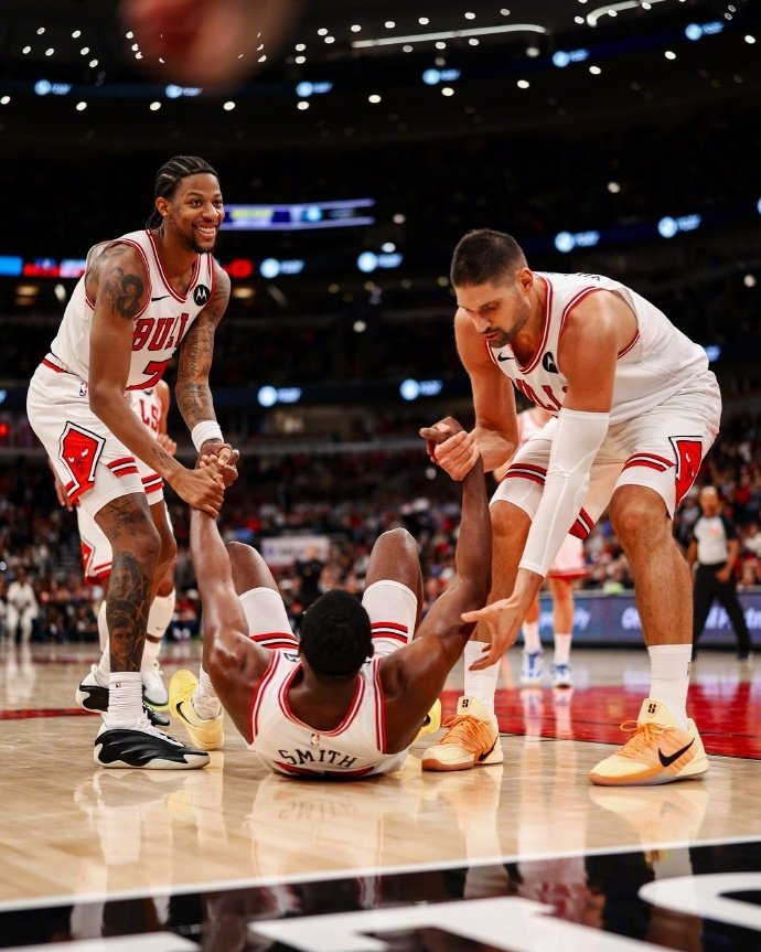 九游网址 -包含西甲今晚再迎强敌；芝加哥公牛战术微调；主帅态度——球迷炸锅；身体对抗强度拉满的词条