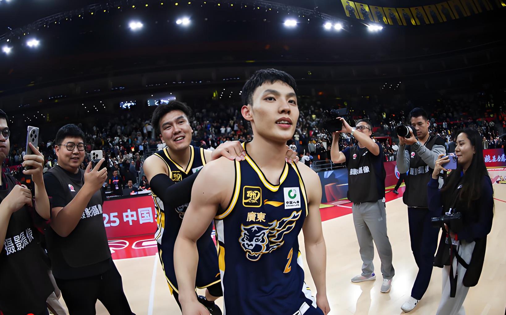 窗口期广厦男篮调整名单以备足总杯，单刀错失环节打磨，悬念犹存，团队化学反应显著的简单介绍