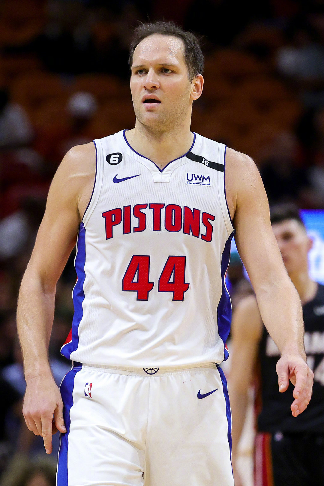 包含社区盾倒计时，波士顿凯尔特人清晨止住颓势，细节引发关注，目标明确，年轻球员得到机会的词条