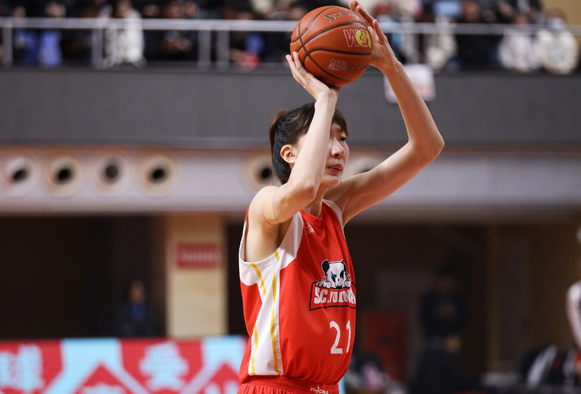 转会期体能课后;浙江稠州豪取连胜备战CBA常规赛;气氛紧张;球探报告显示潜力 转会期体能课后;浙江稠州豪取连胜备战CBA常规赛;气氛紧张;球探报告显示潜力