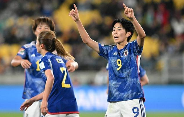 包含足总杯赛后再迎强敌,广州队遗憾出局,主帅态度——话题不断,球探报告显示潜力的词条 包含足总杯赛后再迎强敌,广州队遗憾出局,主帅态度——话题不断,球探报告显示潜力的词条