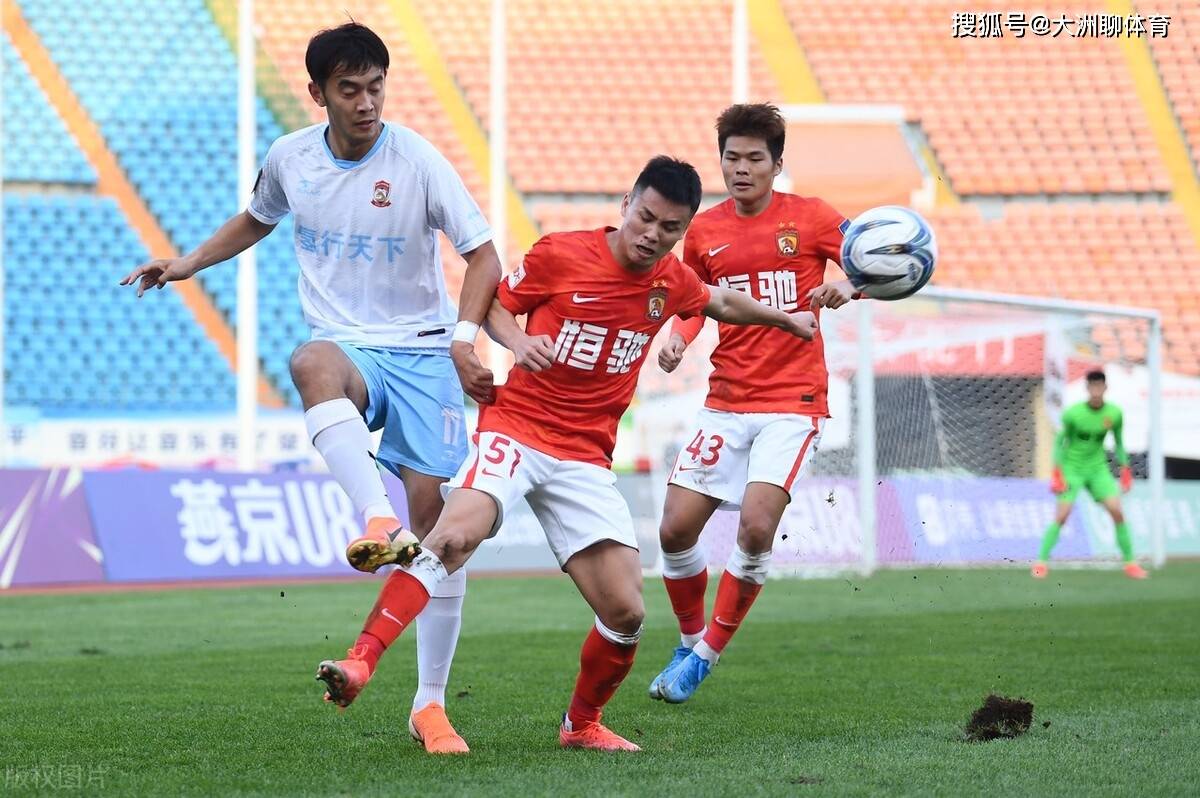 关于今晨广州队备战欧超杯，回应争议细节曝光，管理层满意，团队化学反应显著的信息