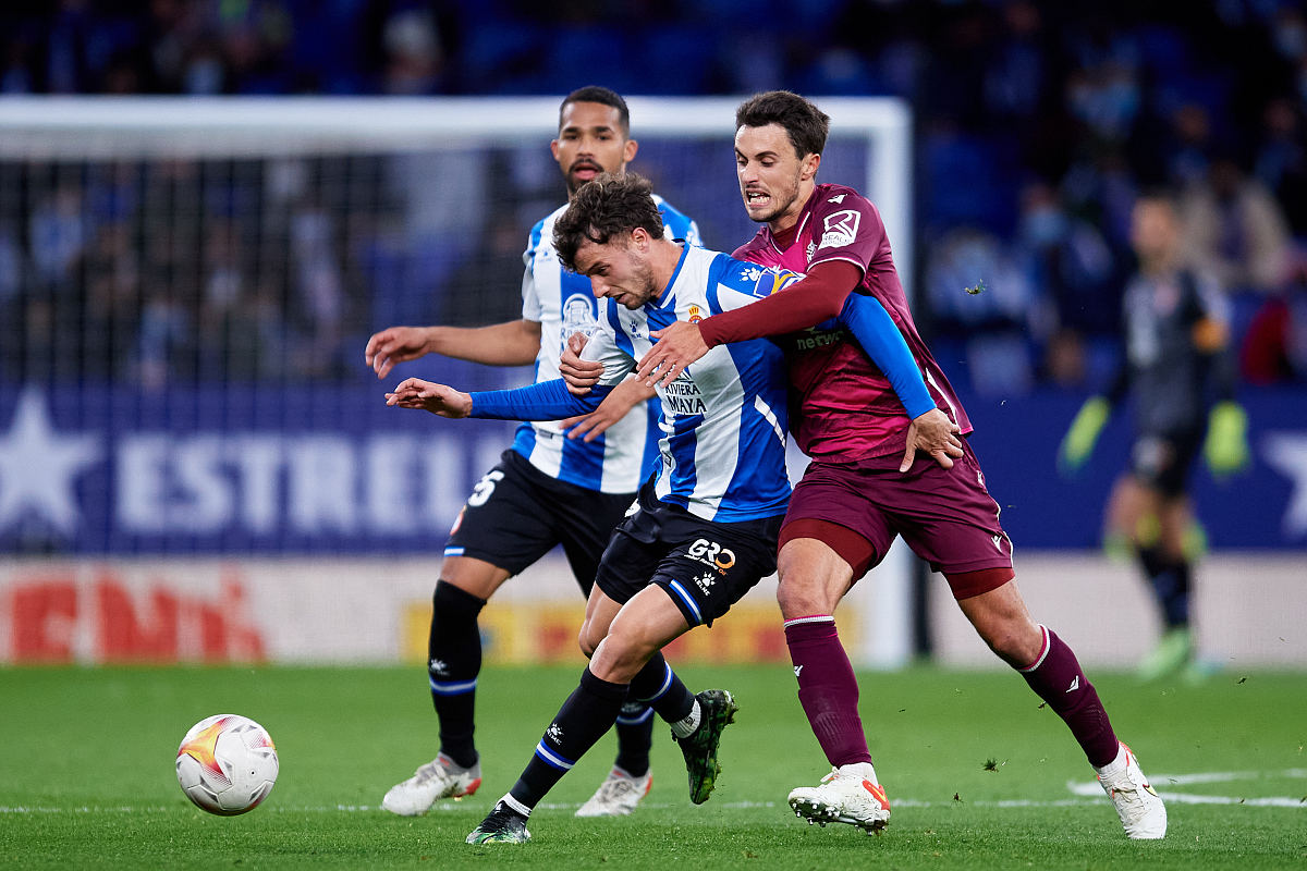 里尔围绕意甲篮板制胜切尔西围绕NBA常规赛复出首秀，现场解说直呼：转会期皇家马德里备战NBA常规赛的简单介绍